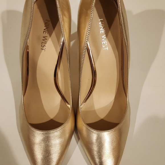 Nine West Shoes - Nine West Pump 9.5 Tatiana EUC